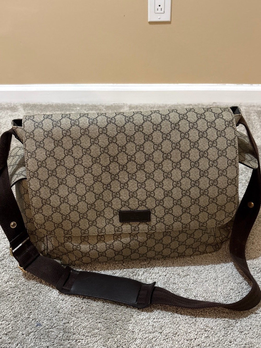 Gucci Supreme Baby bag Authentic